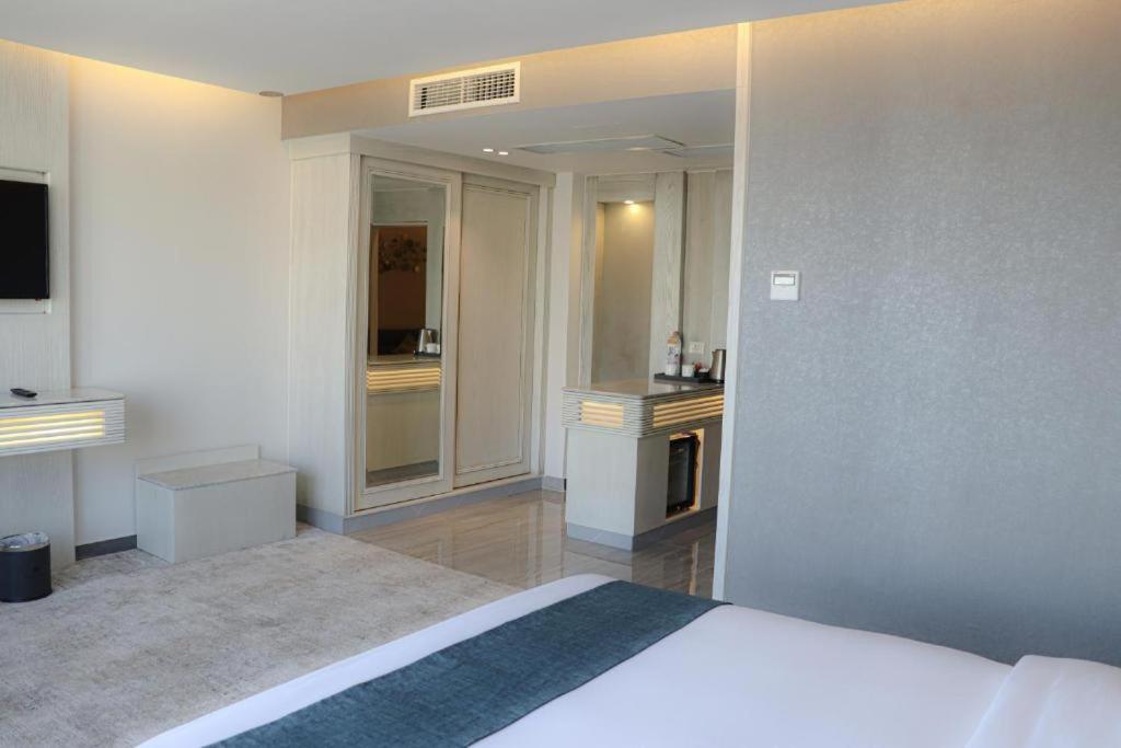 Rival Hotel Амман Экстерьер фото